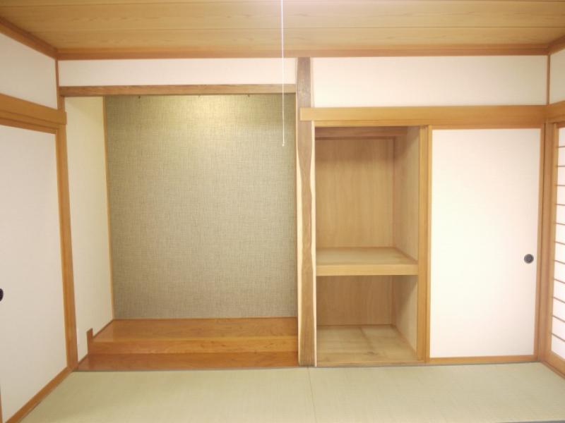 和室1押入れ