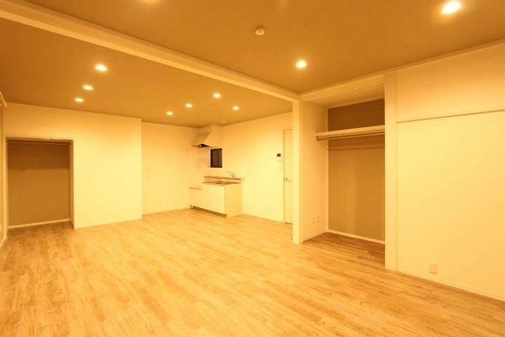 ﾘﾋﾞﾝｸﾞﾀﾞｲﾆﾝｸﾞｷｯﾁﾝ