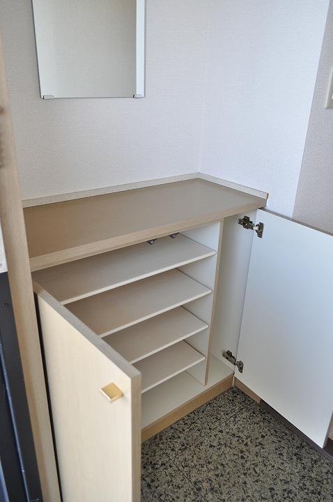 シューズボックス