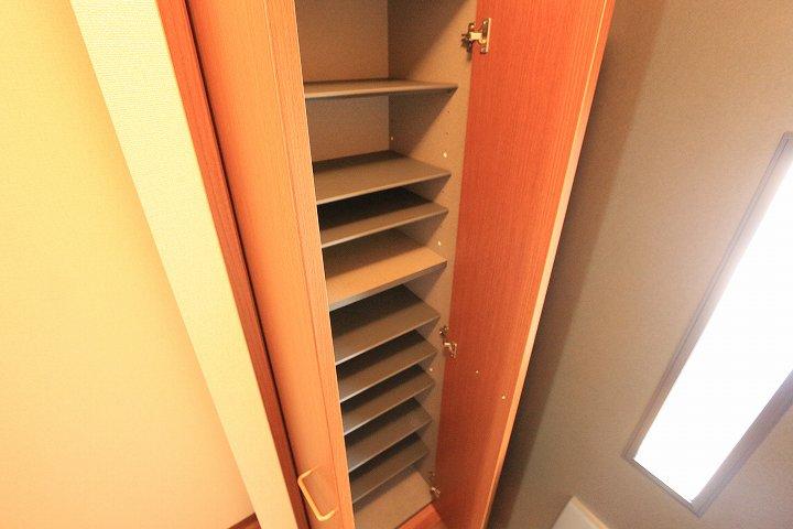 シューズボックス