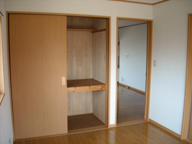 収納3