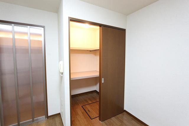 ｳｫｰｸｲﾝｸﾛｰｾﾞｯﾄ