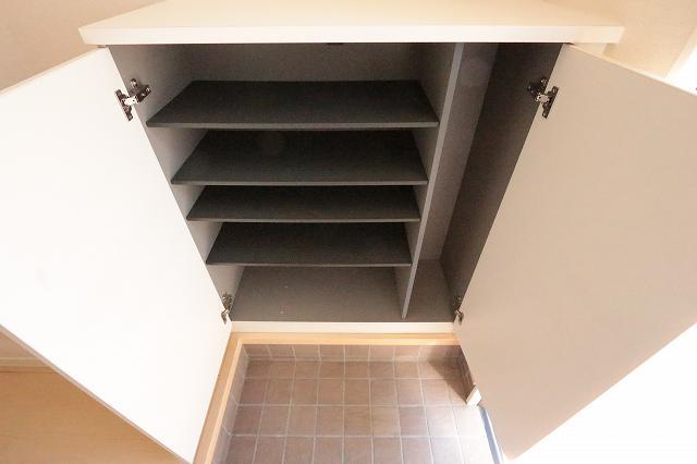 シューズボックス