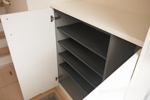 シューズボックス