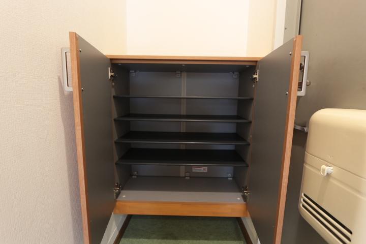 シューズボックス