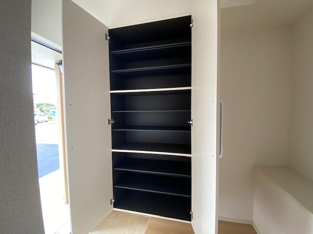 シューズボックス