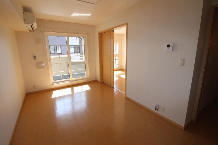 ﾘﾋﾞﾝｸﾞﾀﾞｲﾆﾝｸﾞｷｯﾁﾝ