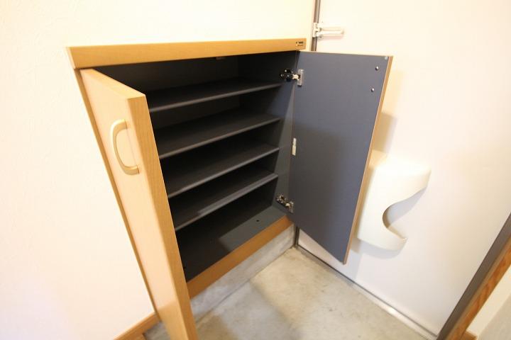 シューズボックス