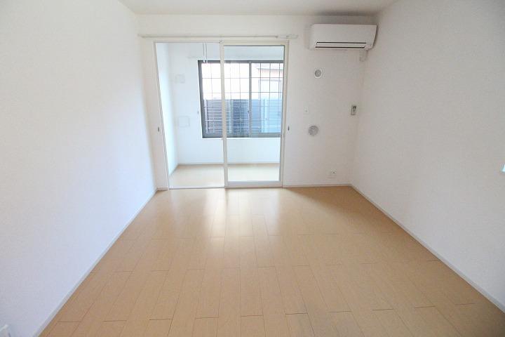 ﾘﾋﾞﾝｸﾞﾀﾞｲﾆﾝｸﾞｷｯﾁﾝ