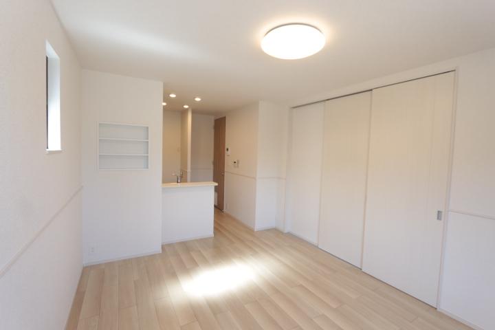 ﾘﾋﾞﾝｸﾞﾀﾞｲﾆﾝｸﾞｷｯﾁﾝ