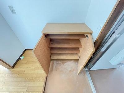 シューズボックス