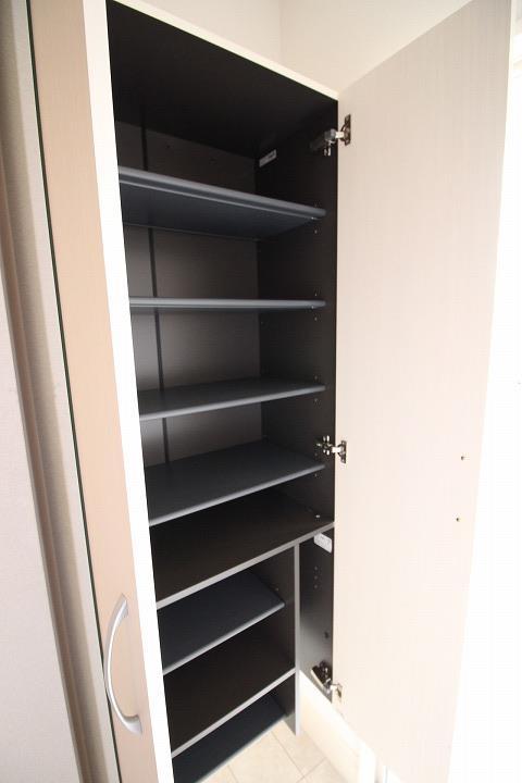 シューズボックス