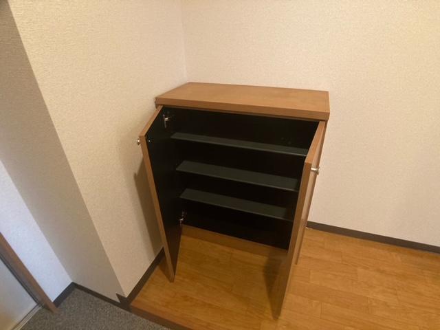 シューズボックス