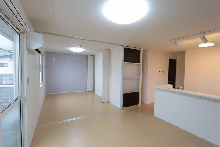 ﾘﾋﾞﾝｸﾞﾀﾞｲﾆﾝｸﾞｷｯﾁﾝ