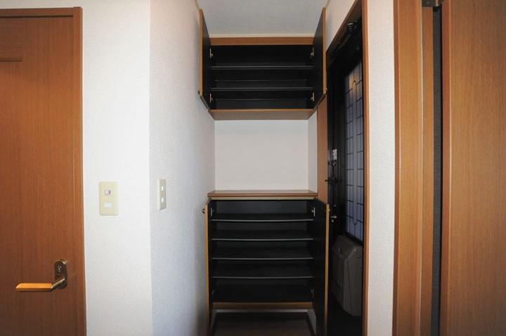 シューズボックス