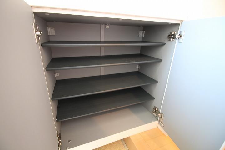 シューズボックス