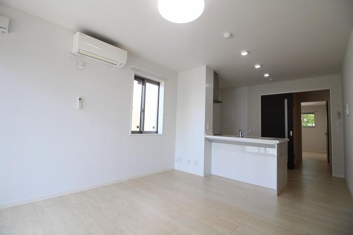 ﾘﾋﾞﾝｸﾞﾀﾞｲﾆﾝｸﾞｷｯﾁﾝ