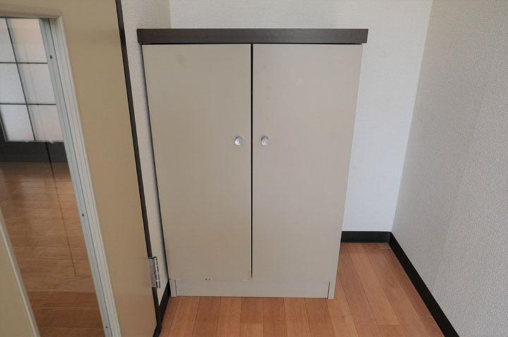 シューズボックス