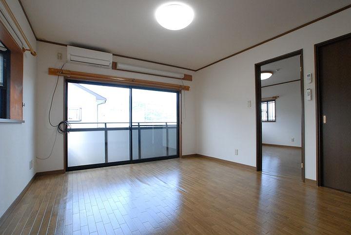 ﾘﾋﾞﾝｸﾞﾀﾞｲﾆﾝｸﾞｷｯﾁﾝ