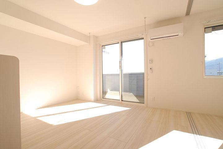 ﾘﾋﾞﾝｸﾞﾀﾞｲﾆﾝｸﾞｷｯﾁﾝ