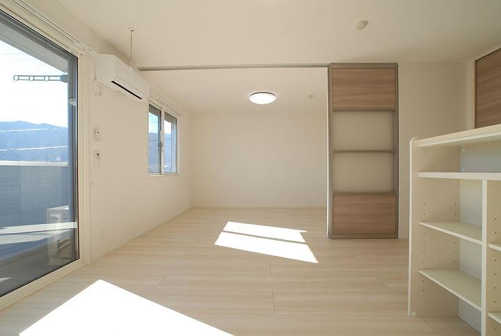 ﾘﾋﾞﾝｸﾞﾀﾞｲﾆﾝｸﾞｷｯﾁﾝ