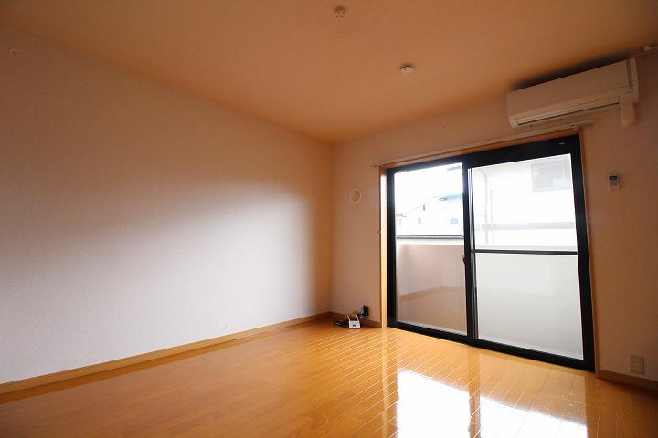 ﾘﾋﾞﾝｸﾞﾀﾞｲﾆﾝｸﾞｷｯﾁﾝ