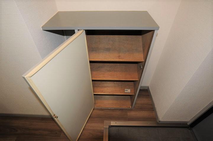 シューズボックス