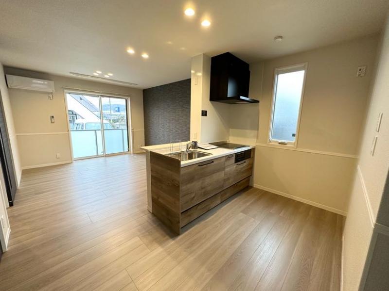 ﾘﾋﾞﾝｸﾞﾀﾞｲﾆﾝｸﾞｷｯﾁﾝ