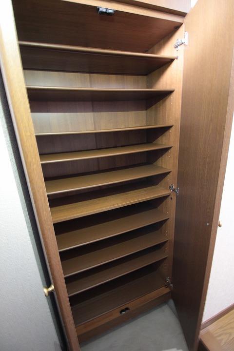 シューズボックス