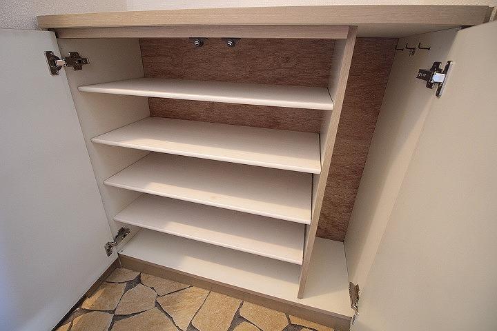 シューズボックス