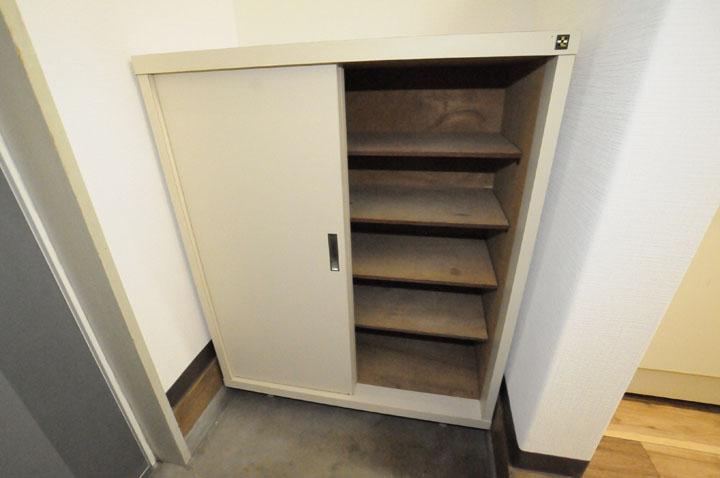 シューズボックス