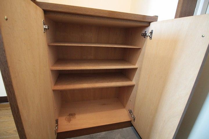 シューズボックス