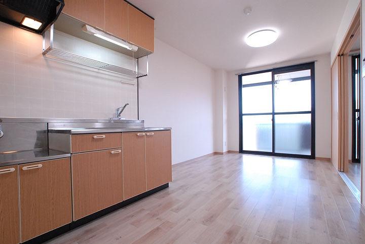 ﾘﾋﾞﾝｸﾞﾀﾞｲﾆﾝｸﾞｷｯﾁﾝ