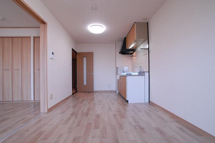 ﾘﾋﾞﾝｸﾞﾀﾞｲﾆﾝｸﾞｷｯﾁﾝ