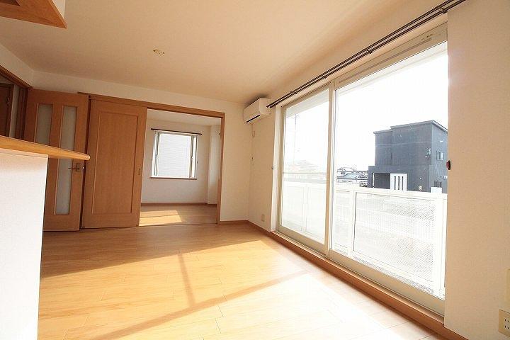 ﾘﾋﾞﾝｸﾞﾀﾞｲﾆﾝｸﾞｷｯﾁﾝ