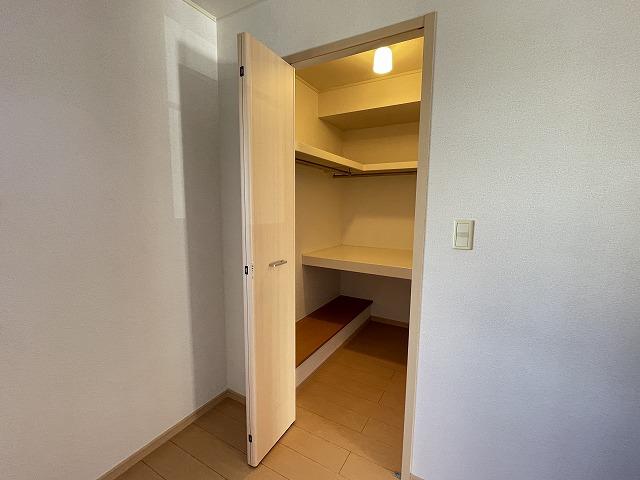 ｳｫｰｸｲﾝｸﾛｰｾﾞｯﾄ