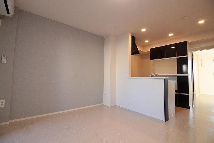 ﾘﾋﾞﾝｸﾞﾀﾞｲﾆﾝｸﾞｷｯﾁﾝ