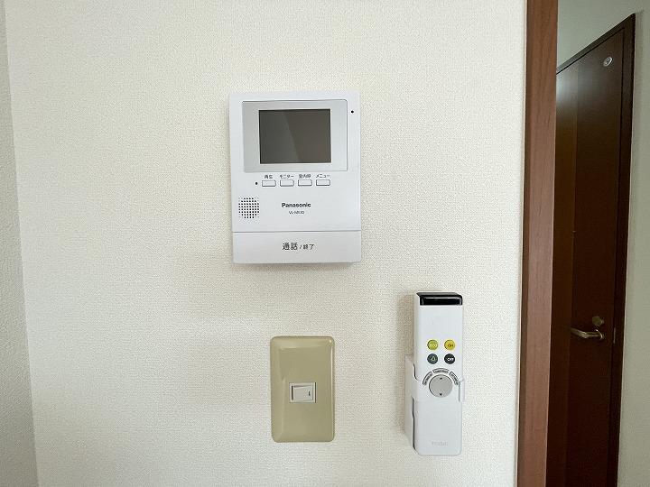 モニタ付インターホン