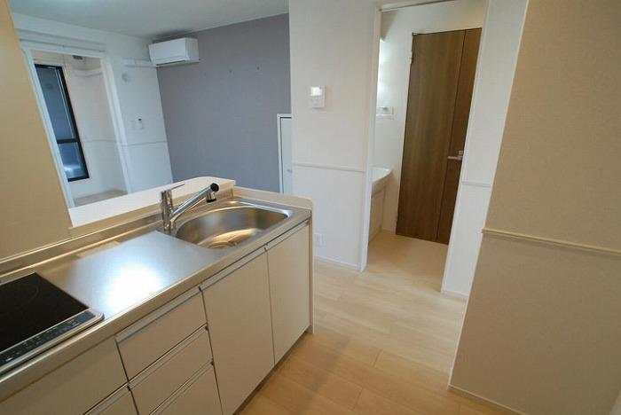 ﾘﾋﾞﾝｸﾞﾀﾞｲﾆﾝｸﾞｷｯﾁﾝ