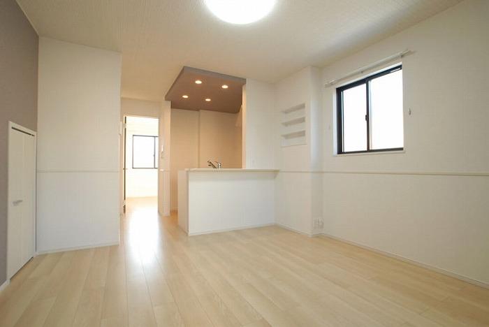 ﾘﾋﾞﾝｸﾞﾀﾞｲﾆﾝｸﾞｷｯﾁﾝ