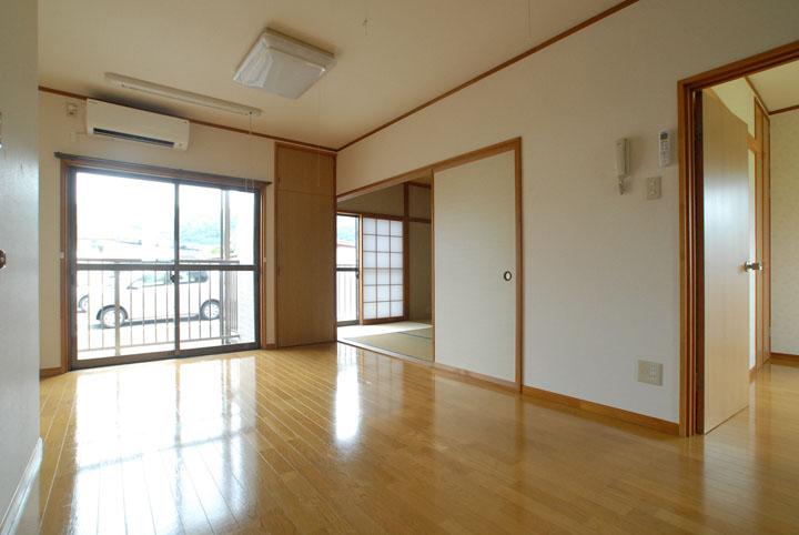 ﾘﾋﾞﾝｸﾞﾀﾞｲﾆﾝｸﾞｷｯﾁﾝ