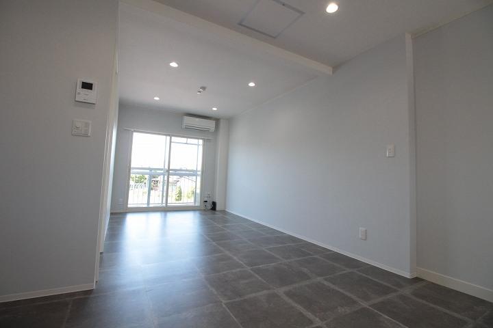 ﾘﾋﾞﾝｸﾞﾀﾞｲﾆﾝｸﾞｷｯﾁﾝ