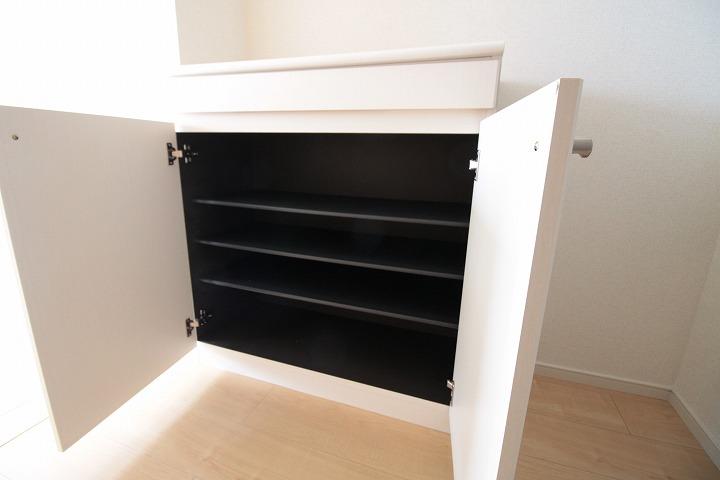 シューズボックス