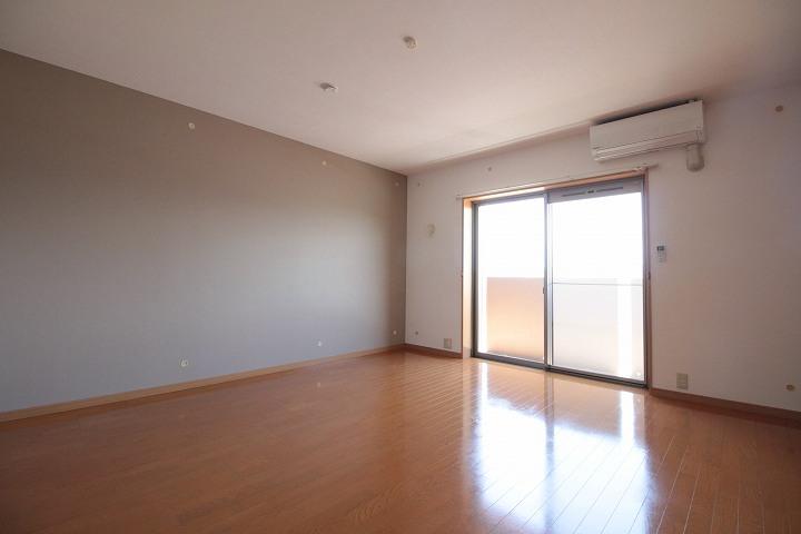 ﾘﾋﾞﾝｸﾞﾀﾞｲﾆﾝｸﾞｷｯﾁﾝ