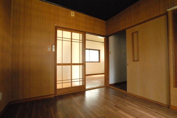 サービスルーム