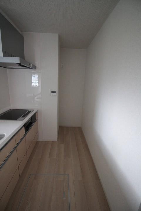 ﾘﾋﾞﾝｸﾞﾀﾞｲﾆﾝｸﾞｷｯﾁﾝ