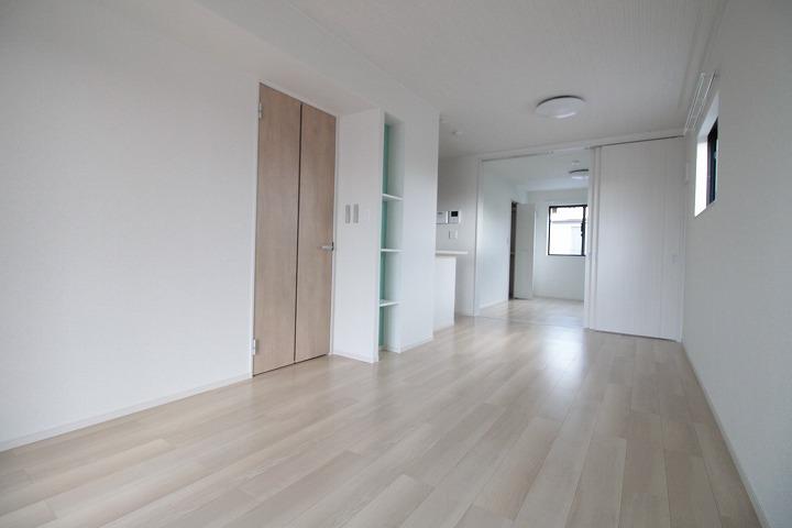 ﾘﾋﾞﾝｸﾞﾀﾞｲﾆﾝｸﾞｷｯﾁﾝ