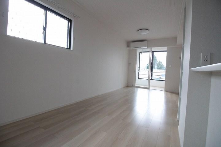 ﾘﾋﾞﾝｸﾞﾀﾞｲﾆﾝｸﾞｷｯﾁﾝ