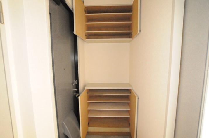 シューズボックス