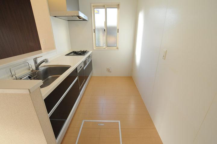 ﾘﾋﾞﾝｸﾞﾀﾞｲﾆﾝｸﾞｷｯﾁﾝ